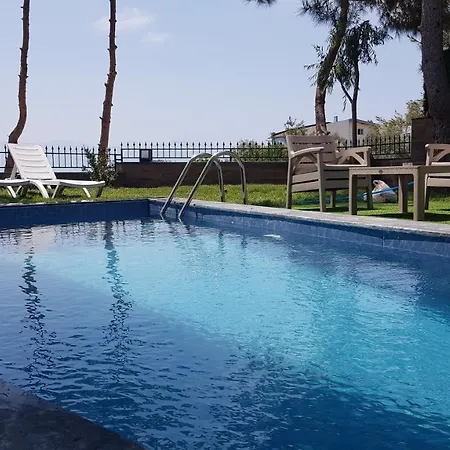 Tria Life Villas * كوشاداسيه